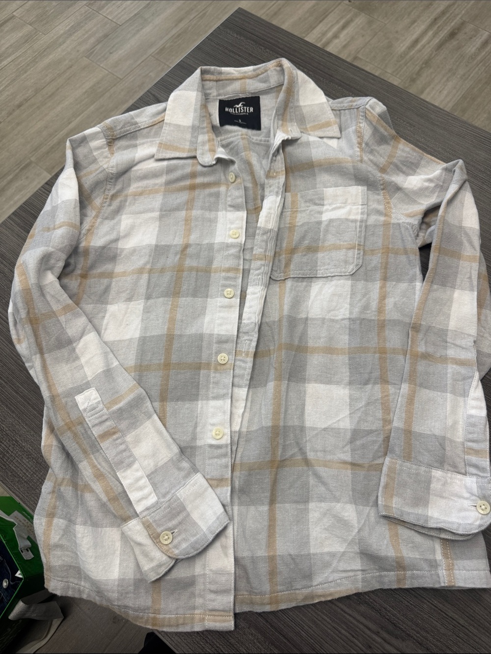 Hollister Plaid Button-Up Shirt - Gray, White & Beige size small